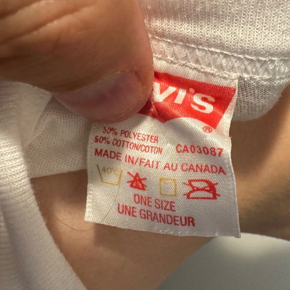 Vintage Levi's White T-Shirt One Size with Red Tag Single Stiched - Picture 3 of 3